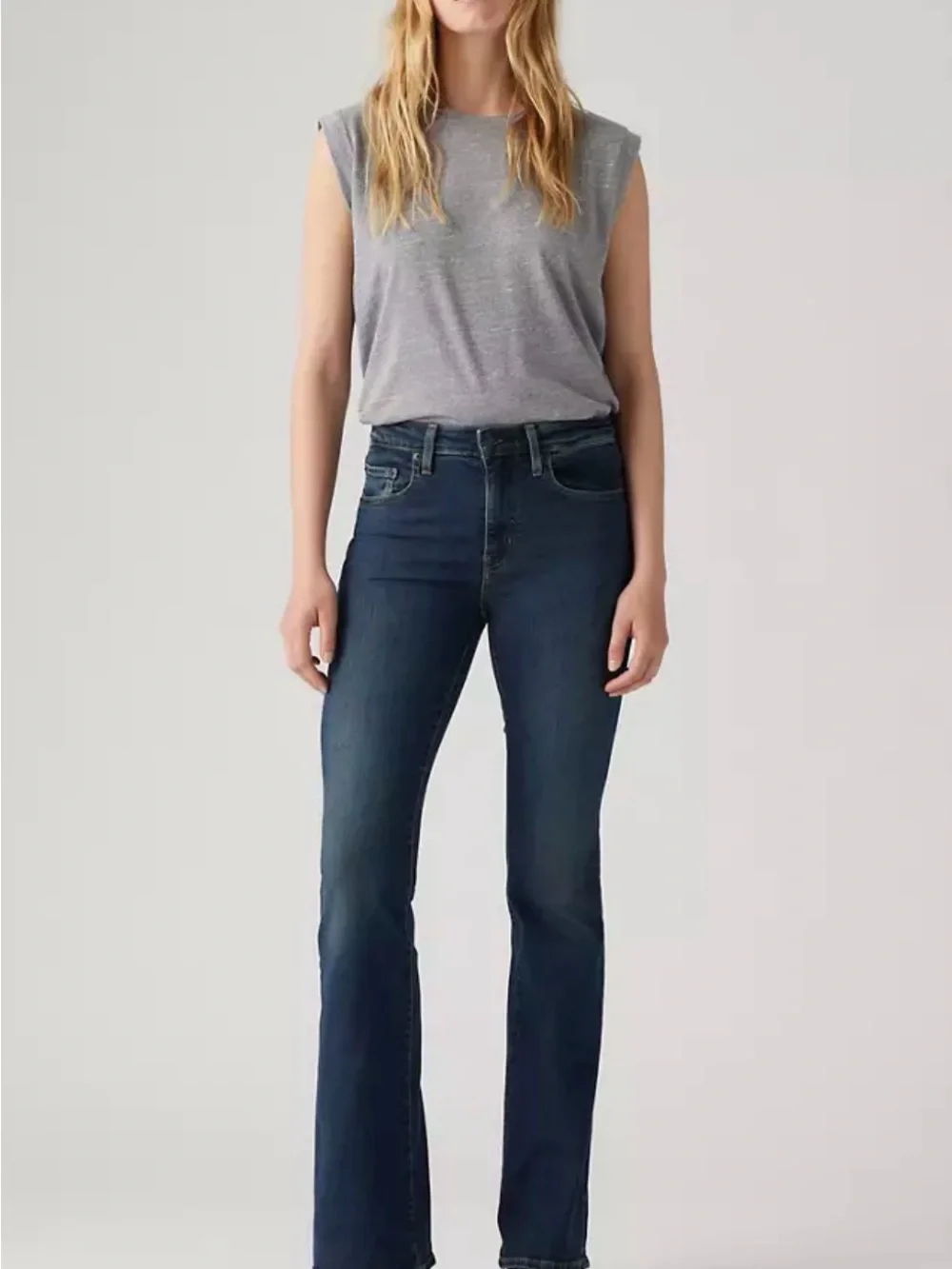 Levi's® Premium
726 High-rise Flare Women's Dark Wash Jeans, Size 30 - Picture 3 of 4